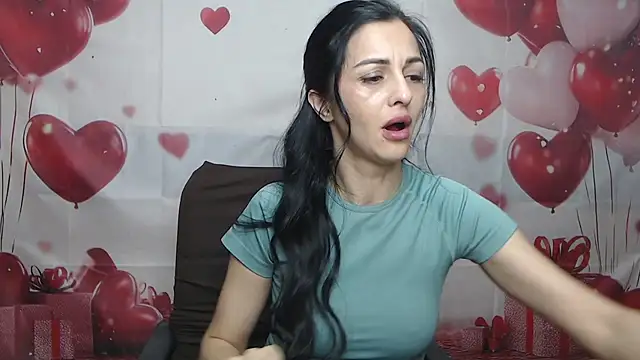 Snapshot of EvaClarkk chatting on May 27, 5:15 am EvaClarkk online show from May 27, 5:15 am