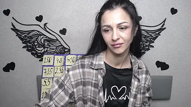 Snapshot of EvaClarkk chatting on June 1, 5:09 am EvaClarkk online show from June 1, 5:09 am