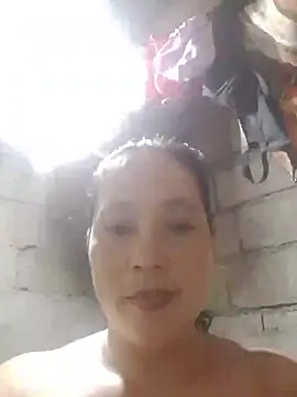 Snapshot of May_Bombs chatting on May 22, 9:15 am May Bombs online show from May 22, 9:15 am