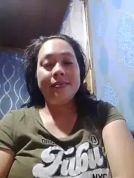 Snapshot of May_Bombs chatting on May 27, 7:22 pm May Bombs online show from May 27, 7:22 pm