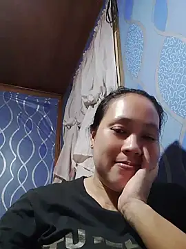 Snapshot of May_Bombs chatting on June 1, 11:56 am May Bombs online show from June 1, 11:56 am