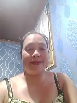 Snapshot of May_Bombs chatting on June 14, 12:51 pm May Bombs online show from June 14, 12:51 pm