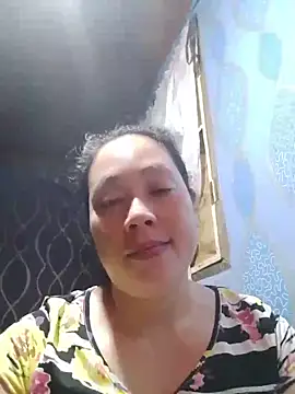Snapshot of May_Bombs chatting on June 15, 8:33 pm May Bombs online show from June 15, 8:33 pm