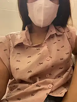 Snapshot of Miu_Xinh chatting on May 2, 7:08 pm Miu Xinh online show from May 2, 7:08 pm