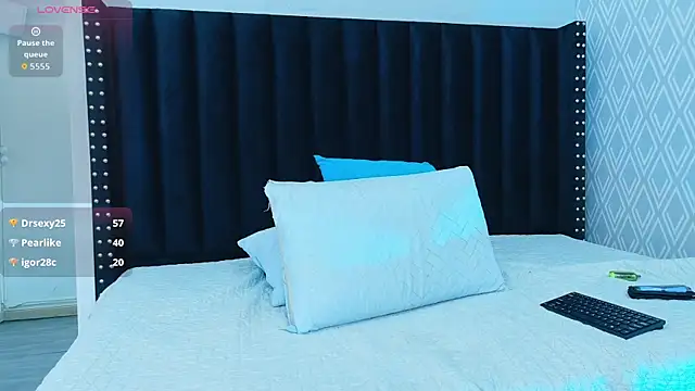 tightlittleebony online show from February 21, 11:06 pm