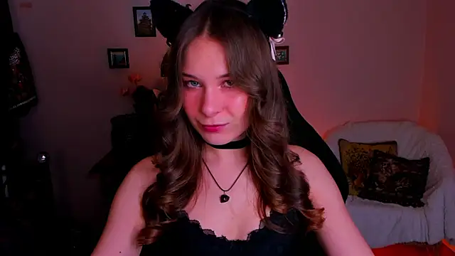 LanaLovely online show from April 30, 6:31 am