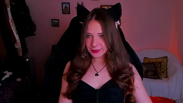 LanaLovely online show from June 18, 9:47 am