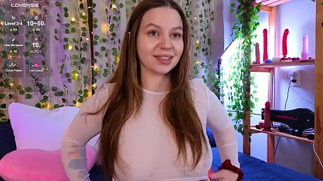 kira sweety x online show from May 4, 6:37 pm