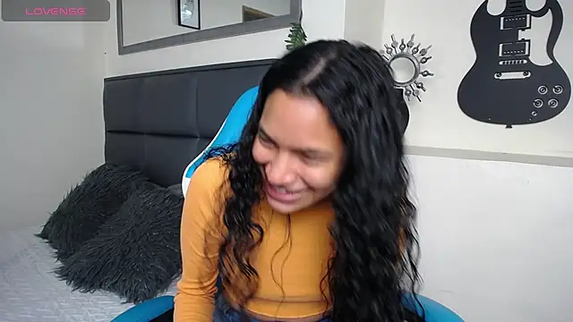 Snapshot of Julieta_Parker chatting on July 2, 2:11 am Julieta Parker online show from July 2, 2:11 am