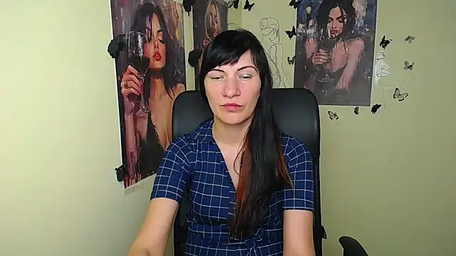 Snapshot of Rosalinda_ro chatting on May 7, 12:21 pm Rosalinda ro online show from May 7, 12:21 pm
