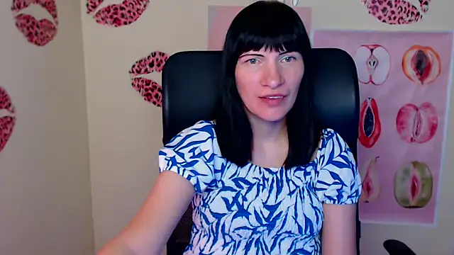 Snapshot of Rosalinda_ro chatting on May 21, 6:04 pm Rosalinda ro online show from May 21, 6:04 pm