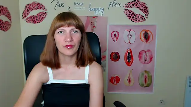 Snapshot of Rosalinda_ro chatting on June 5, 6:13 pm Rosalinda ro online show from June 5, 6:13 pm