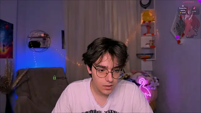 Snapshot of martin_neil chatting on March 8, 2:04 am martin neil online show from March 8, 2:04 am