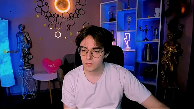 Snapshot of martin_neil chatting on March 12, 8:04 pm martin neil online show from March 12, 8:04 pm