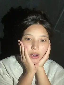 Snapshot of Suzu_xx01 chatting on June 28, 4:02 pm Suzu xx01 online show from June 28, 4:02 pm