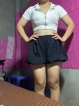Snapshot of Suzu_xx01 chatting on July 6, 5:04 pm Suzu xx01 online show from July 6, 5:04 pm