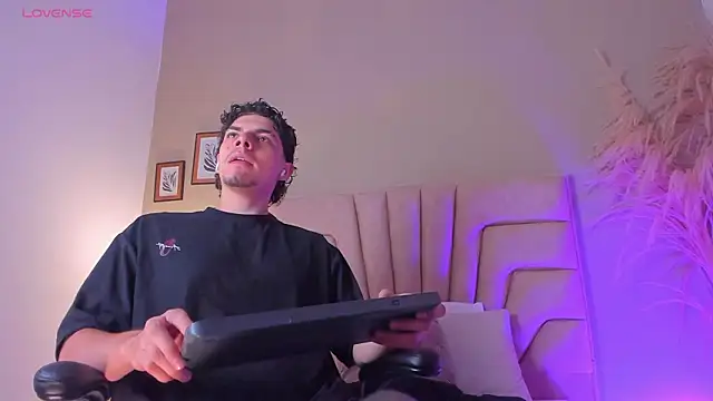 Axel Creed online show from March 5, 1:18 pm