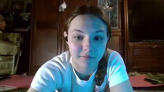 YuniNeko online show from February 21, 7:15 pm