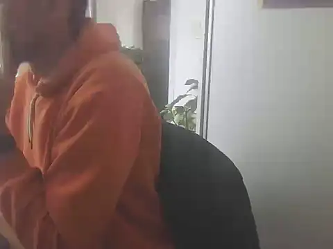 Snapshot of willyhot_hot chatting on June 2, 5:37 pm willyhot hot online show from June 2, 5:37 pm