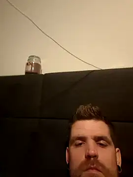 Snapshot of Bashard chatting on February 18, 10:28 pm Bashard online show from February 18, 10:28 pm