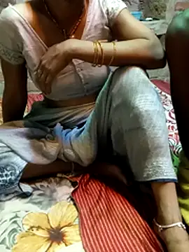 Snapshot of diwana475 chatting on July 6, 3:58 pm diwana475 online show from July 6, 3:58 pm