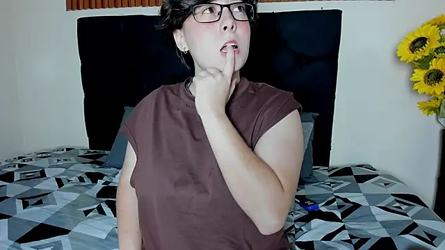  Daarcy  online show from March 4, 3:56 am