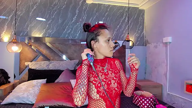 CharlotteKravizz online show from March 21, 4:06 am