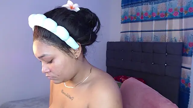 Snapshot of latin_riahnna_jp chatting on June 16, 9:45 am latin riahnna jp online show from June 16, 9:45 am