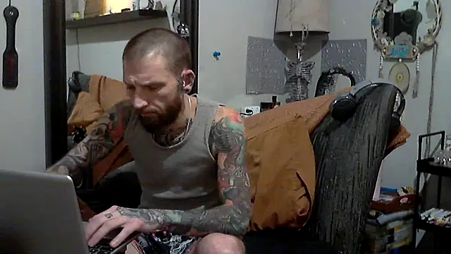 F D R  online show from February 23, 4:32 am