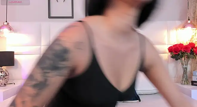 RaquelHyde  online show from June 9, 8:20 pm