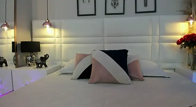 RaquelHyde  online show from June 18, 8:13 pm
