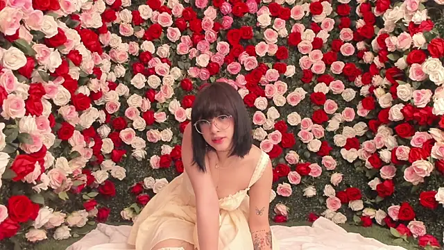 Snapshot of salome_velour chatting on June 3, 12:41 pm salome velour online show from June 3, 12:41 pm