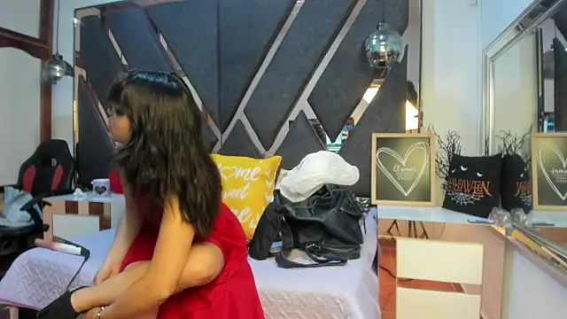 Maggyx online show from February 14, 1:41 pm