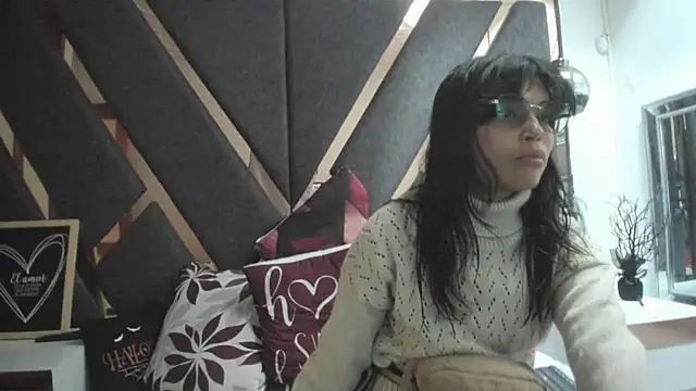 Snapshot of Maggyx chatting on May 25, 1:17 pm Maggyx online show from May 25, 1:17 pm