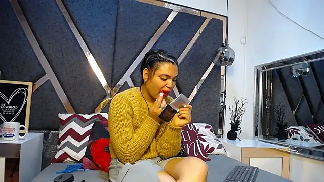 Snapshot of Maggyx chatting on June 2, 1:24 pm Maggyx online show from June 2, 1:24 pm