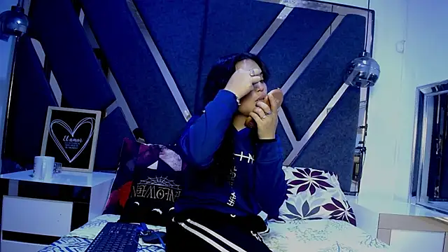 Snapshot of Maggyx chatting on June 9, 1:34 pm Maggyx online show from June 9, 1:34 pm