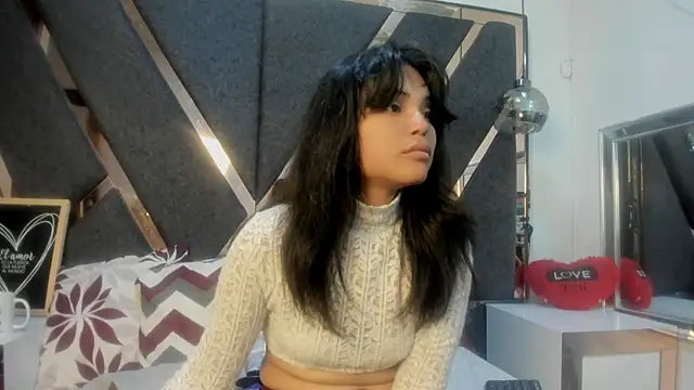 Snapshot of Maggyx chatting on June 18, 1:48 pm Maggyx online show from June 18, 1:48 pm