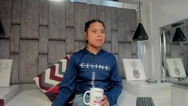Snapshot of Maggyx chatting on July 31, 2:16 pm Maggyx online show from July 31, 2:16 pm