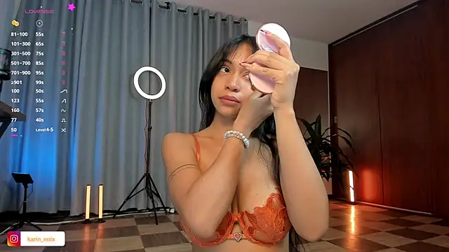 Snapshot of karinnixx chatting on May 31, 8:10 pm karinnixx online show from May 31, 8:10 pm