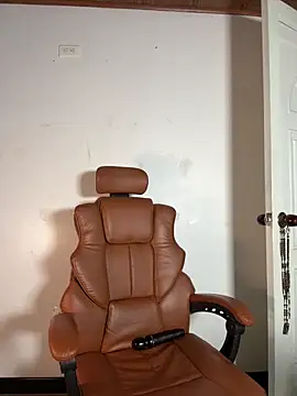 ARON LUXX online show from March 10, 3:11 am