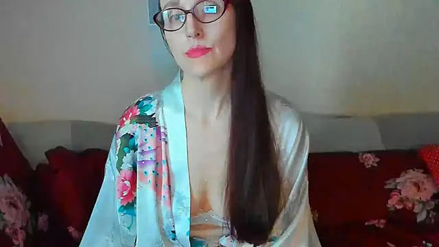 Snapshot of beddable_woman chatting on May 12, 2:30 am beddable woman online show from May 12, 2:30 am