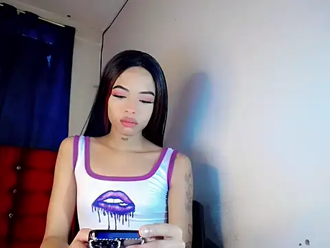 Snapshot of DahliaGill chatting on June 8, 4:51 pm DahliaGill online show from June 8, 4:51 pm