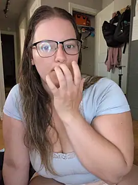 lillythotz online show from June 2, 7:49 pm