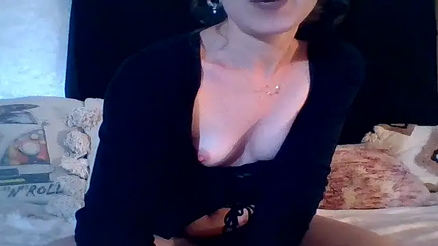 Snapshot of Nikita_05 chatting on May 16, 2:52 am Nikita 05 online show from May 16, 2:52 am