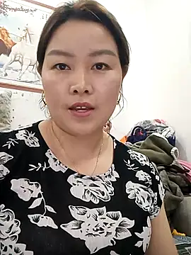Jennie dogy online show from March 28, 1:33 pm