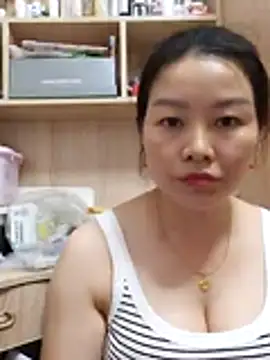 Snapshot of Jennie_dogy chatting on July 17, 12:56 pm Jennie dogy online show from July 17, 12:56 pm