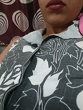 Snapshot of komalsharma99 chatting on June 8, 5:08 am komalsharma99 online show from June 8, 5:08 am