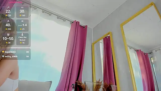 MeganKroft  online show from February 19, 6:31 am