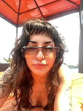 Snapshot of AngelaCox chatting on July 17, 5:47 am AngelaCox online show from July 17, 5:47 am