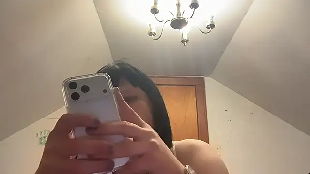 RaeganV online show from March 6, 2:52 am